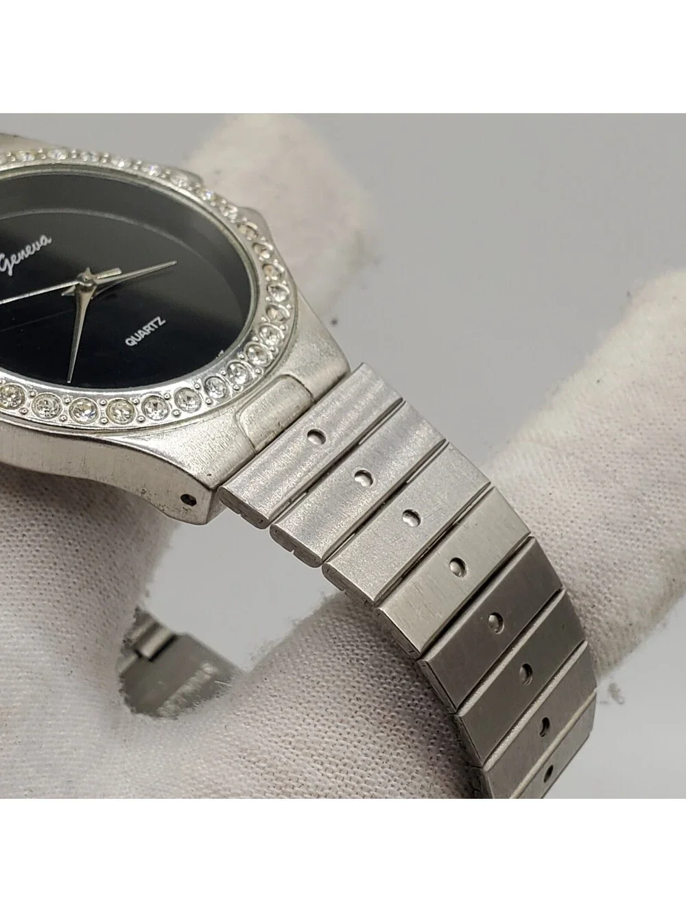 Geneva Watch Women 33mm Black Dial Rhinestone Bezel Silver Tone New Battery
